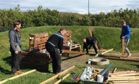 Vinnudagur á leikskólalóðinni - myndir